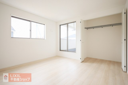 �Q���@�y�Q���z���n�����ʐ^�B���邢�̌��̓����Q���͔�����Ƃ������邢�t���[�����O�ƌ���D�����̌��𔽎˂���薾�邢��ۂƂȂ�܂��B