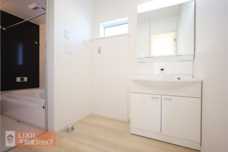 ���ʑ�E���ʏ��@�y�����O�ʉ��ϑ�z�O�ʋ��Őg�����Ȃ݂������₷���ł��B���̗��͎��[�ƂȂ��Ă�����ʑ�܂����X�b�L�����܂��B�V�����[���������Ă�������₨�|���ɕ֗��ł��B