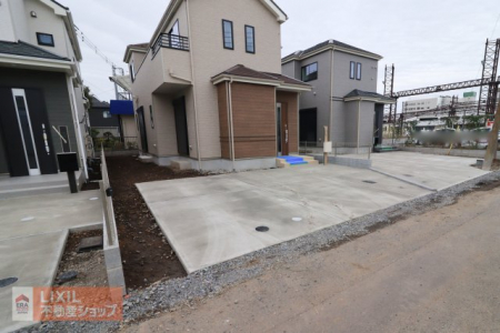 �@�y���ԃX�y�[�X�z�ܑ�����Ă���J�̓�������������ɂ����Ȃ��Ă��܂��B����łQ�䒓�Ԃł��܂��B���ۂɂ��Ԃ̑傫�������킹�Ă݂Ă��m�F���������B