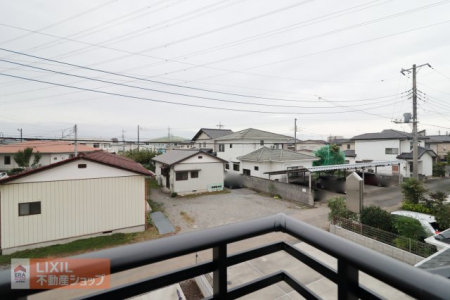 ���̑��@�y��������̒��]�z�o���R�j�[����̌i�F�B�\���ȊԊu���m�ۂ���Ă���܂��B