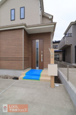 �@�y���փG���g�����X�z�������Ƃ������ցB���s���̂���|�[�`�ŉJ�̓����]�T�������ĊJ���߂ł��Ĉ��S�ł��B