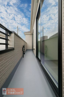 �o���R�j�[�@�y�o���R�j�[�z������̍L�X�o���R�j�[�͓�������A���ʂ����ǂ��A���z�c����󕨂��������񊱂��܂��B