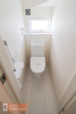 �g�C���@�y�g�C���z���n�����ʐ^�B�������g�[�֍��t���B���������Ă���̌��Ɗ��C���ł���悤�ɂȂ��Ă��܂��B�Q�K�ɂ��g�C�����������܂��B