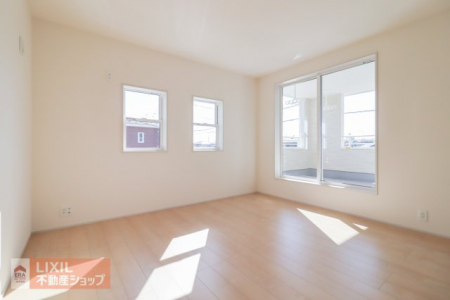 �Q���@�y�Q���z2�K9.25���̐Q���B��ʍ̌��Ŗ��邢�������ƂȂ��Ă�����܂��BWIC�����Ă���A�I�V�����ȉ��l�̈ߕ��������Ղ���[�ł��A�X�[�c�P�[�X��S���t�o�b�O�Ȃǂ̑傫�߂Ȃ��̂����[�ł��܂��B