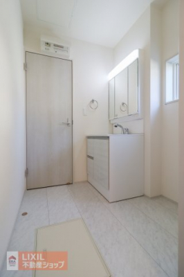 �@�y�E�ߏ��z���n�����ʐ^�B���ʒE�ߏ��͂������Ƃ����X�y�[�X�Ŏg���₷���ł��B