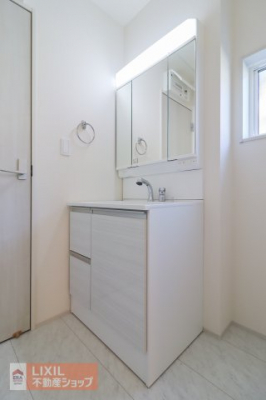 ���ʑ�E���ʏ��@�y�����O�ʉ��ϑ�z�O�ʋ��Ō���������̂Őg�����Ȃ݂̓o�b�`���ł��B���̗��͎��[�ƂȂ��Ă�����ʑ�܂����X�b�L�����܂��B�V�����[���������Ă�������₨�|���ɕ֗��ł��B