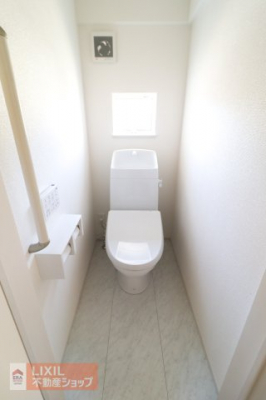 �g�C���@�y�g�C���z���n�����ʐ^�B�������g�[�֍��t���B���������Ă���̌��Ɗ��C���ł���悤�ɂȂ��Ă��܂��B�Q�K�ɂ��g�C�����������܂��B