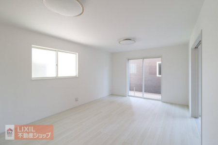 ���r���O�@�y���r���O�z���邢�������̓���16���̃��r���O�͉Ƒ��c���̏ꏊ�ɂ͍œK�I�Ƌ�������Ă���Ƃ肪����L���ł��B�iCG�ŉƋ��z�u����O�̌����摜�ł��B�j