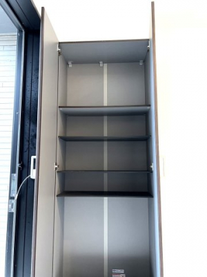 ���ց@�����Ղ���[�ł���V���[�Y�{�b�N�X�B