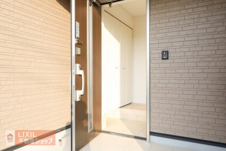 �@�y�h�Ɛݔ��z���n�����ʐ^�B�Q�d�ň��S�̃_�u�����b�N�B