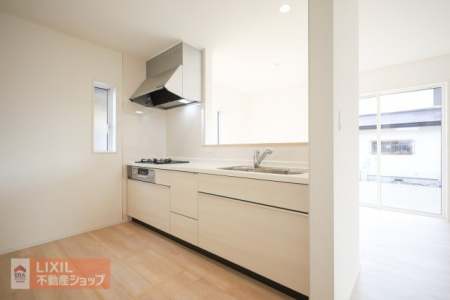 �L�b�`���@�y�L�b�`���z�Ζʎ��L�b�`���J�E���^�[�ł��q�l�̗l�q�����Ȃ��痿�����o���܂��B�X���C�h���[�ő傫�Ȓ����������N���N���[��