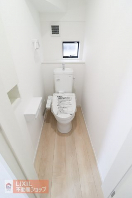 �g�C���@�y�g�C���z���n�����ʐ^�B�������g�[�֍��t���B���������Ă���̌��Ɗ��C���ł���悤�ɂȂ��Ă��܂��B�Q�K�ɂ��g�C�����������܂��B