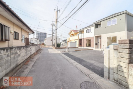 ���̑��@�y�O�ʓ��H�z���n�����ʐ^�B�O�ʓ��H�͓��̍L�����\���m�ۂ���Ă��蒓�Ԃ��y�X�ł��B