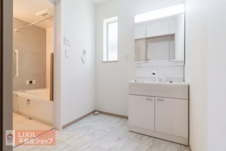 ���ʑ�E���ʏ��@�y�����O�ʉ��ϑ�z�O�ʋ��Ō���������̂Őg�����Ȃ݂̓o�b�`���ł��B���̗��͎��[�ƂȂ��Ă�����ʑ�܂����X�b�L�����܂��B�V�����[���������Ă�������₨�|���ɕ֗��ł��B