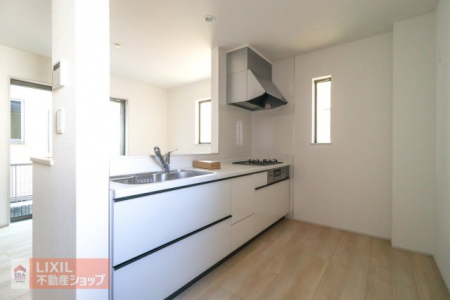 �L�b�`���@�y�L�b�`���z�Ζʎ��L�b�`���J�E���^�[�ł��q�l�̗l�q�����Ȃ��痿�����o���܂��B�X���C�h���[�ő傫�Ȓ����������N���N���[��