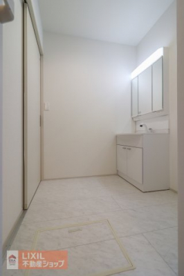 �@�y�E�ߏ��z���n�����ʐ^�B���ʒE�ߏ��͂������Ƃ����X�y�[�X�Ŏg���₷���ł��B