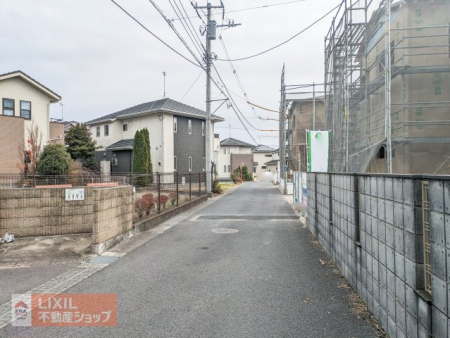 ���̑��@�y���n�ʐ^�z�O�ʓ��H�B��������⓹�̍L���ȂǁA���Ќ��n�ł����m�F���������I