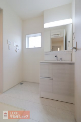 ���ʑ�E���ʏ��@�y�����O�ʉ��ϑ�z�O�ʋ��Ō���������̂Őg�����Ȃ݂̓o�b�`���ł��B���̗��͎��[�ƂȂ��Ă�����ʑ�܂����X�b�L�����܂��B�V�����[���������Ă�������₨�|���ɕ֗��ł��B