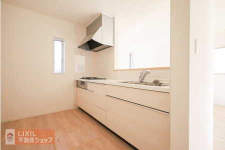 �L�b�`���@�y�L�b�`���z�Ζʎ��L�b�`���J�E���^�[�ł��q�l�̗l�q�����Ȃ��痿�����o���܂��B�X���C�h���[�ő傫�Ȓ����������N���N���[��