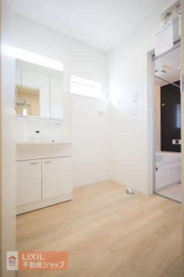 ���ʑ�E���ʏ��@�y�����O�ʉ��ϑ�z�O�ʋ��Ō���������̂Őg�����Ȃ݂̓o�b�`���ł��B���̗��͎��[�ƂȂ��Ă�����ʑ�܂����X�b�L�����܂��B�V�����[���������Ă�������₨�|���ɕ֗��ł��B