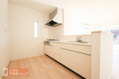 �L�b�`���@�y�L�b�`���z�Ζʎ��L�b�`���J�E���^�[�ł��q�l�̗l�q�����Ȃ��痿�����o���܂��B�X���C�h���[�ő傫�Ȓ����������N���N���[��