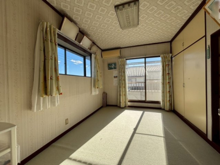 ���̑����ρ@�y���n�ʐ^�z2�K�����F2�ʑ�������쑤����͖��邢�������̓��邨�����ł�