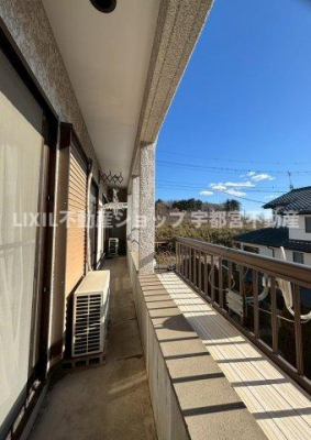 �o���R�j�[�@�y��������̓W�]�z���n�ʐ^�F�Â��ȏZ��X�B������L���̂ł��ׂƂ̊Ԋu���L���J���I�ȃ��P�[�V�����ł�