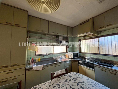 �L�b�`���@�y���n�ʐ^�z�L�b�`���FL���^�̃L�b�`���͓V�䂢���ς��܂ł�����[�ƃV���N���̑�e�ʂ̎��[�ł����Ղ�Ƃ��܂��܂� ���ꂼ��ɑ������薾�邢�L�b�`����