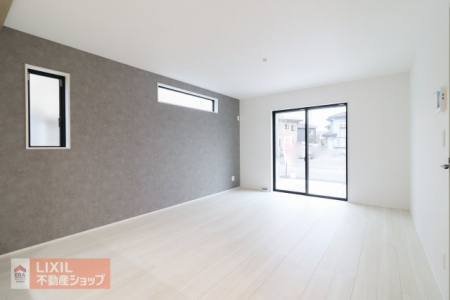 ���r���O�@�y���r���O�z���邢�������̓��郊�r���O�͉Ƒ��c���̏ꏊ�ɂ͍œK�ł��B�ǂ��ɂ��Ă��L�b�`���ɂ��邲�Ƒ��Ƃ����b�����ł��܂��B�Ƌ�������Ă���Ƃ肪����L���ł��B