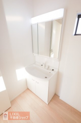 ���ʑ�E���ʏ��@�y�����O�ʉ��ϑ�z�O�ʋ��Ō���������̂Őg�����Ȃ݂̓o�b�`���ł��B���̗��͎��[�ƂȂ��Ă�����ʑ�܂����X�b�L�����܂��B�V�����[���������Ă�������₨�|���ɕ֗��ł��B