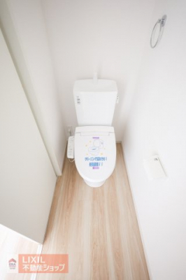 �g�C���@�y�g�C���z���n�����ʐ^�B�������g�[�֍��t���B���������Ă���̌��Ɗ��C���ł���悤�ɂȂ��Ă��܂��B�Q�K�ɂ��g�C�����������܂��B