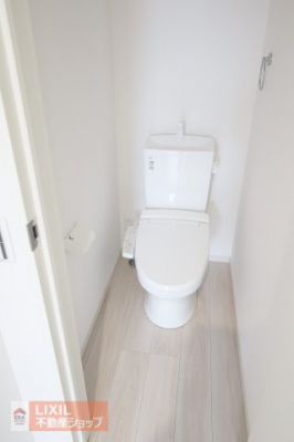 �g�C���@�y�g�C���^���n�����ʐ^�z�������@�\�ƒg�[�֍��@�\����������g�C���B�֊�{�͉̂��ꂪ�t�����ɂ����\�ʎd�グ�����H����Ă��܂��B�^�I�������O���W���Őݒu�ςł��B