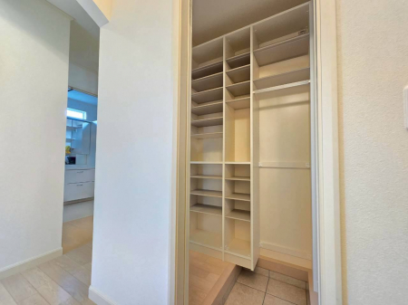 ���[�@�y�V���[�Y�N���[�N�z�Ƒ��S���̌C���X�b�L�����܂��e�ʂ̃V���[�Y�N���[�N�B���I�t���ŁA�u�[�c���^�p�i���X�}�[�g�Ɏ��[�ł��܂��B