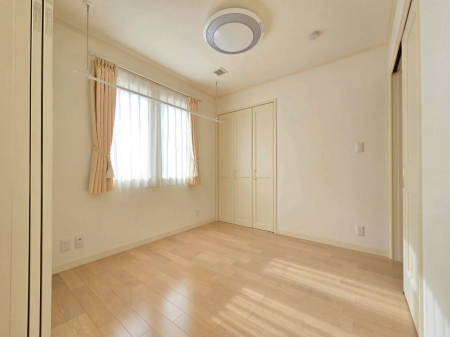 ���̑����ρ@�y1�K�m���zLDK�Ɨאڂ���A��������̗ǂ��@�\�I�ȗm���B���C�t�X�^�C���ɍ��킹�ď_��Ɋ��p���������܂��B