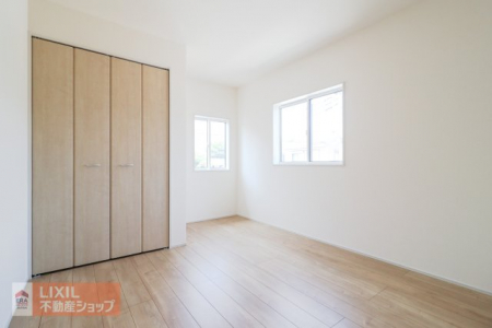 �Q���@�y�Q���z2�K5.53���̐Q���B������Ŗ��邢�������ƂȂ��Ă���A�_�u���x�b�h���u����̂ł��v�w�̐Q���Ƀs�b�^���ł��B�o���R�j�[�ɂ����̂܂܏o���̂ŕz�c�������y�X�ł��B