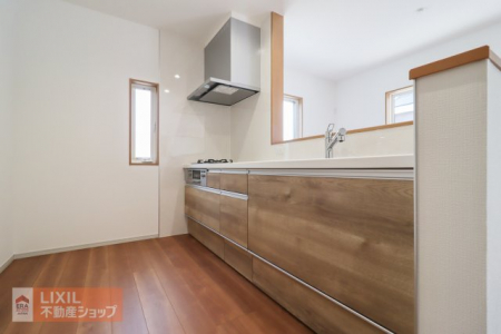 �L�b�`���@�y�L�b�`���z�Ζʎ��L�b�`���J�E���^�[�ł��q�l�̗l�q�����Ȃ��痿�����o���܂��B�X���C�h���[�ő傫�Ȓ����������N���N���[��