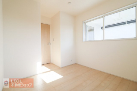 �q�������@�y�q�������^���n�����ʐ^�z2�K���̗m���ł��B�N���[�[�b�g�����Ă��܂��̂ŁA�w�K���A�x�b�h��ݒu����ƁA�q�������Ƃ��Ă͂��傤�Ǘǂ��T�C�Y���Ǝv���܂��B���n�ł��m�F���������B