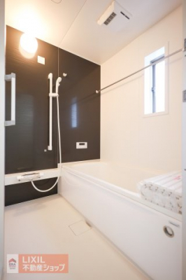 �����@�y�����^���n�����ʐ^�z��؃T�C�Y�̗����ł��̂ŁA�������Ƃ��낰�܂��B�����g�[�����@���W���d�l�Őݒu�ςł��̂ŁA�J�̓��͐��󕨂̊����ɁA�������͒g�[�Ƃ��āA�����p���������܂��B