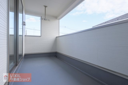 �o���R�j�[�@�y�o���R�j�[�^���n�����ʐ^�z������̃o���R�j�[�œ�������ǍD�ł��B�C���i�[�o���R�j�[�ł��̂ŁA��ɊO�V�䂪���Ă��܂��B�J�̓��Ȃǂ̂���������S�ł��B