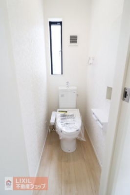 �g�C���@�y�g�C���z���n�����ʐ^�B�������g�[�֍��t���B���������Ă���̌��Ɗ��C���ł���悤�ɂȂ��Ă��܂��B�Q�K�ɂ��g�C�����������܂��B