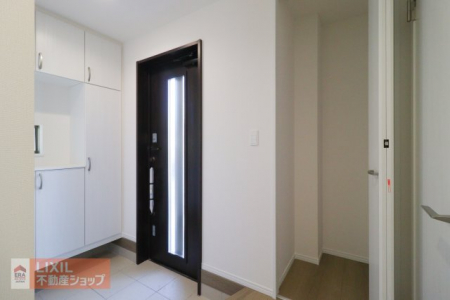 ���ց@�y���ցz���n�����ʐ^�B�������Ɩ��邢���ւ����Ƒ��◈�q�����o�}���B�V���[�Y�{�b�N�X���i�ɂ͌��ւ𖾂邭���o����̌������C���t�B�y�Ԏ��[�X�y�[�X������X�b�L�����܂��܂��B