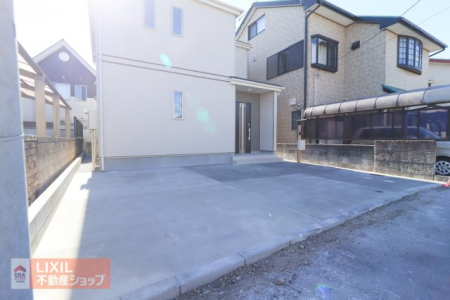 �@�y���ԃX�y�[�X�z���n�����ʐ^�B�������Ƃ������ԃX�y�[�X�ł��B�S�̓I�ɕܑ��ςȂ̂ł��Ԃ̏o�����ꎞ�����Ԃ��A�o����ł̑���������ɂ������S�ł��B