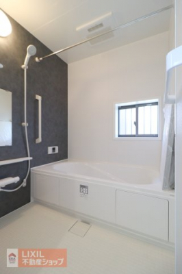 �����@�y�����z���n�����ʐ^�B�����L�΂����ؕ��C�ł��q�l�ƈꏏ�ł��������Ɗ����܂��B�傫�߂̑��ŗ����S�̂̊��C�E�̌��ɂ�����