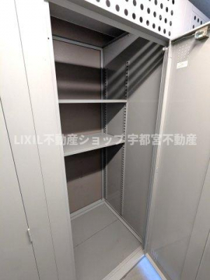 ���̑����ρ@�g�����N���[���ł��B�^�C����A�E�g�h�A�p�i���]�T�œ���L�����������܂��B