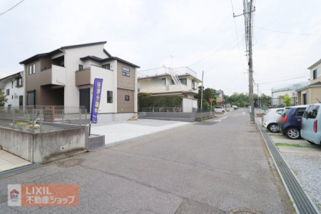 ���̑��@�y�O�ʓ��H�z���n�����ʐ^�B���ʂ��̗ǂ����H��6���Ƃ���2�䂪����Ⴆ��L��������܂��B���Г����⒓�ԂȂǁA���m�F���������B