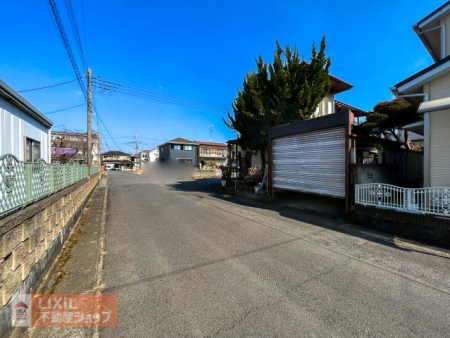 ���̑��@�L�����H�ɖʂ����p�n�́A�����̊O�ς��������f����X�e�[�^�X�B ���H����̈��������邽�߁A�K���[�W����g�ݍ��킹�����R�x�̍����O�\�v�������\�ł��B