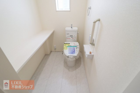 �g�C���@�y�g�C���z���n�����ʐ^�B�������g�[�֍��t���B���������Ă���̌��Ɗ��C���ł���悤�ɂȂ��Ă��܂��B�Q�K�ɂ��g�C�����������܂��B