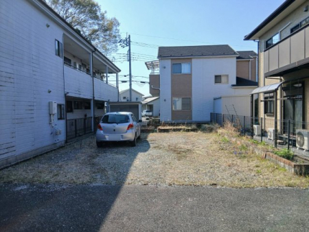 �@�y���ԏ�^���n�ʐ^�z�������Ƃ������ԃX�y�[�X�́A����R�䒓�ԉ\�B���ԏ�͍����~���Ŏd�グ���Ă���A���Ԃ�����Â炢�ł��B�J�[�|�[�g������Ă������܂��B