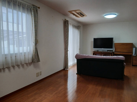 ���r���O�@�y���r���O�^���n�ʐ^�z���邢�������̓���Q�Q����LDK�͉Ƒ��c���̏ꏊ�ɂ̓s�b�^���ł��B