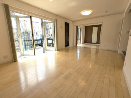 ���r���O�@������Ŗ��邢19���̃��r���O